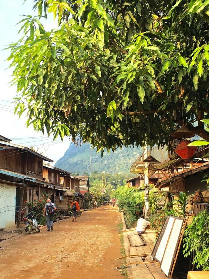 Sunset Bungalows & Gh Muang Ngoi Ngoại thất bức ảnh